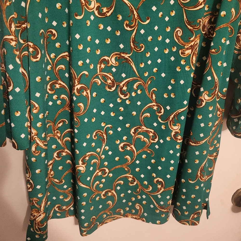 #56 Susan Graver Green Gold Swirl Blouse, Plus Size 2X - Picture 4 of 10
